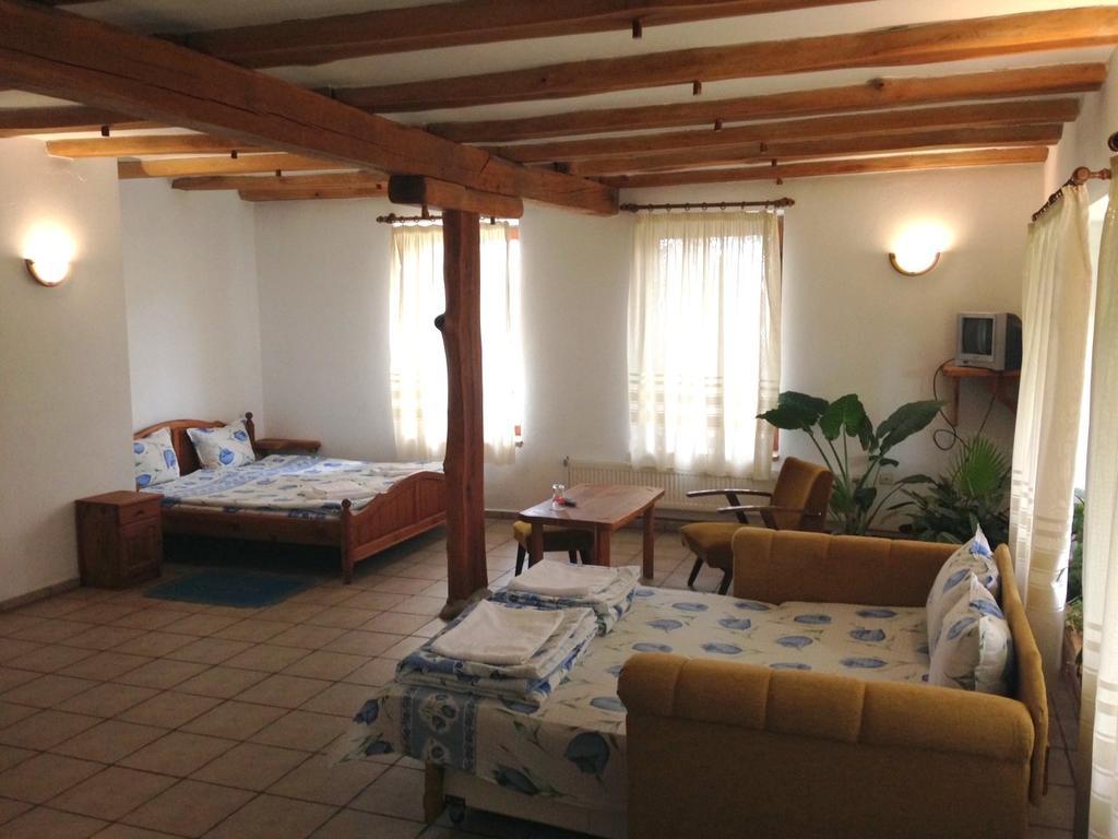 ארבאנאסי Hotel Pri Chakara מראה חיצוני תמונה