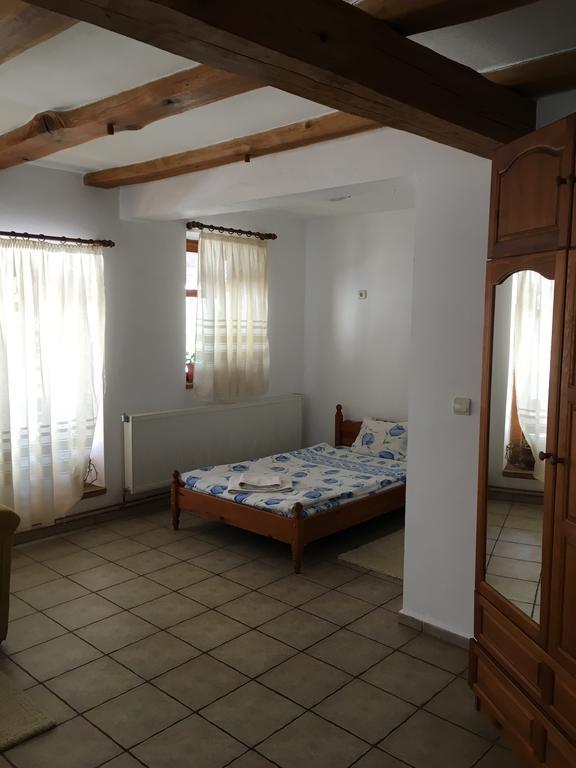 ארבאנאסי Hotel Pri Chakara מראה חיצוני תמונה