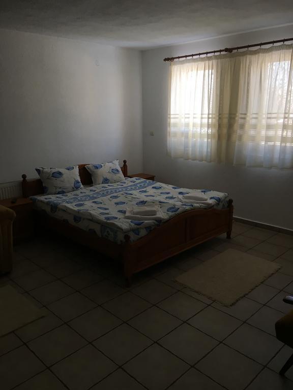 ארבאנאסי Hotel Pri Chakara מראה חיצוני תמונה