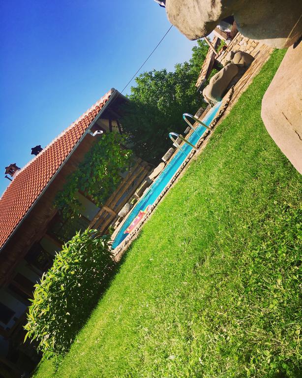 ארבאנאסי Hotel Pri Chakara מראה חיצוני תמונה