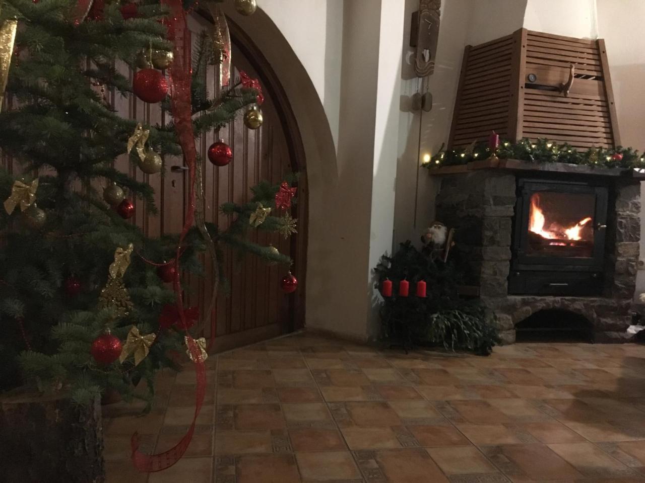 ארבאנאסי Hotel Pri Chakara מראה חיצוני תמונה