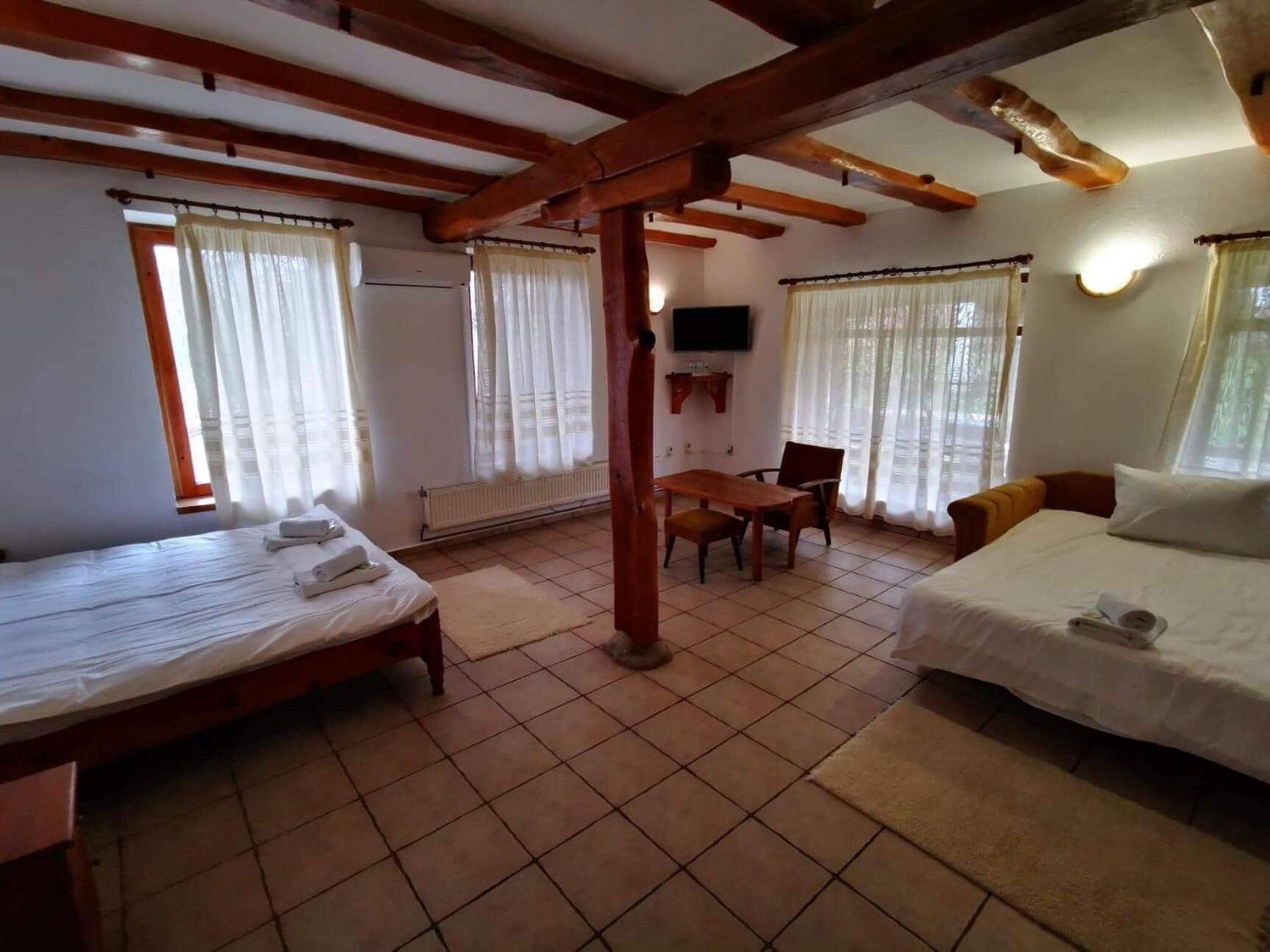 ארבאנאסי Hotel Pri Chakara מראה חיצוני תמונה